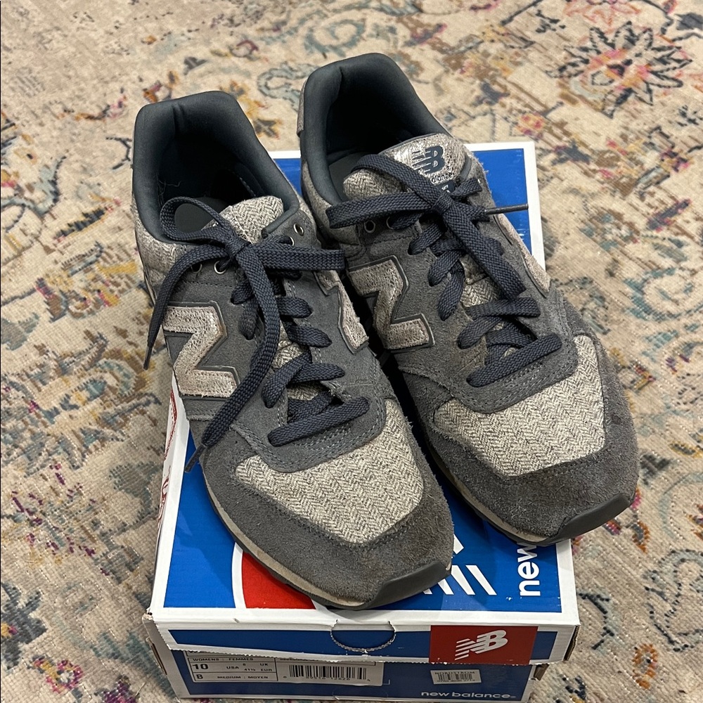 New Balance Women's 696 Classic WL696NTA Gray and Silver Herringbone Sneakers